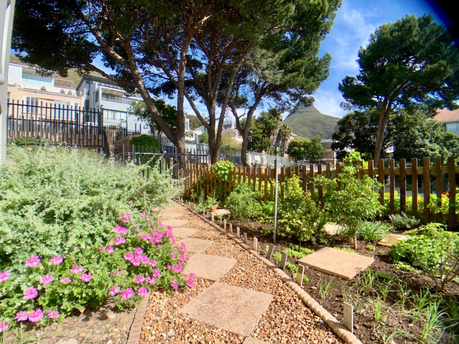 1 Bedroom Property for Sale in Sea Point Western Cape